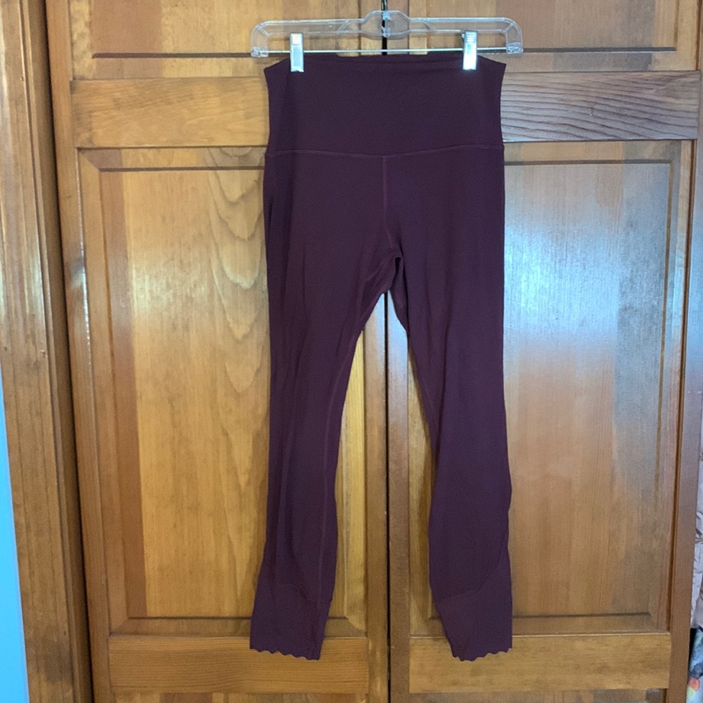 Lulu lemon align legging! Lightly worn! Size 8. Color maroon! Great condition!